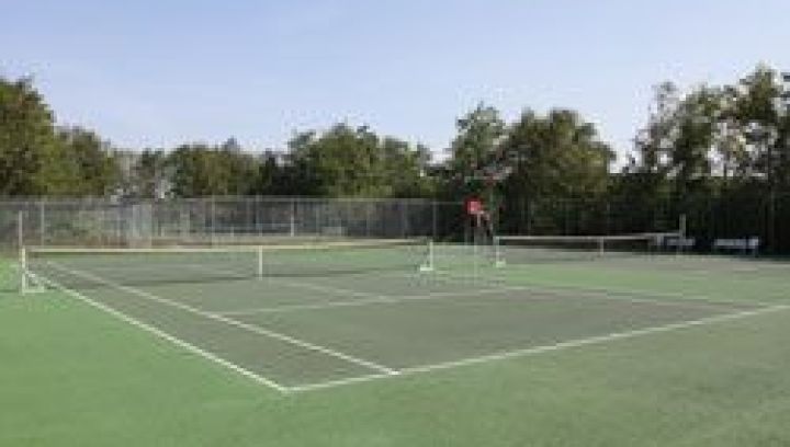 Spielen Sie Tennis am Schiermonnikoog