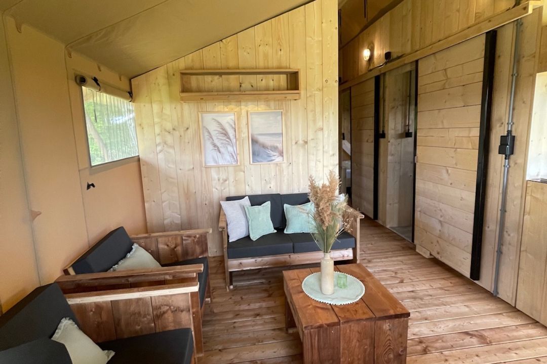 Safarizelt Dún – Glamping für 5 Personen mit Komfort