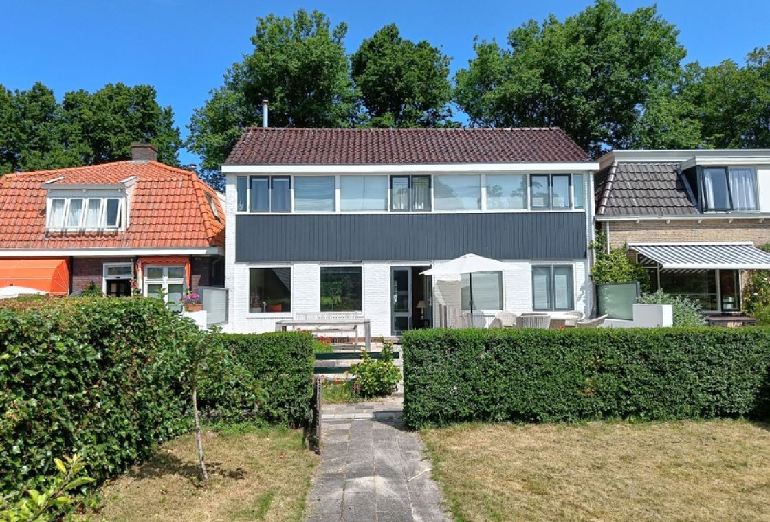 Ferienhaus Middenstreek 55 – Familienurlaub mit Garten