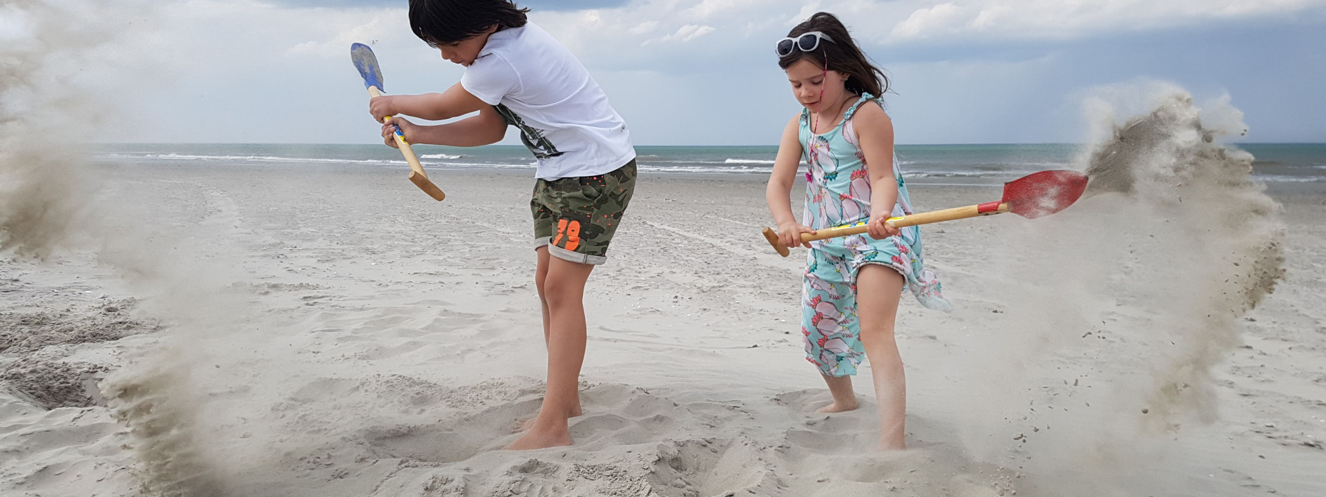Spielen am Strand vom Schiermonnikoog