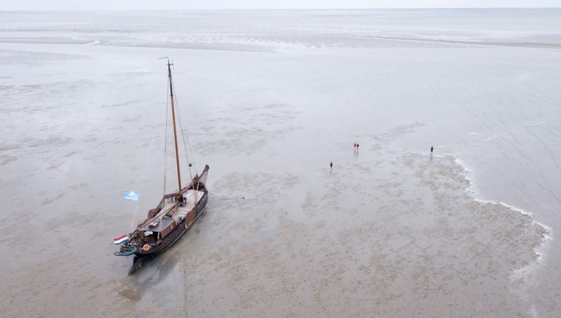 Droogvallen op het wad, en dan wandelen op de zeebodem